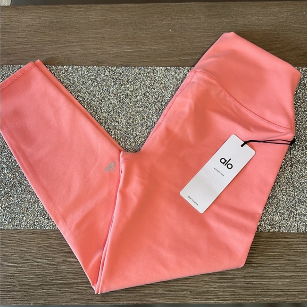 NWT ALO Yoga High-Waist Airbrush Legging 24.5” in Strawberry Lemonade Sz. Large - Picture 2 of 3